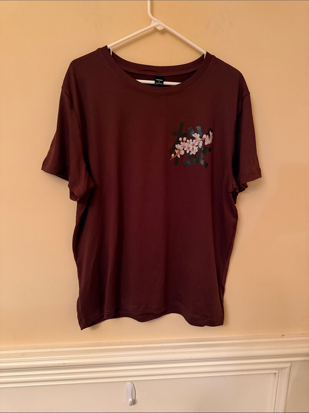 Manfinity Brown Crewneck Tee with Cherry Blossom Graphic Size Large